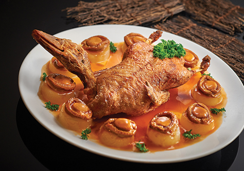 Aromatic Duck with 7 Head South Africa Abalone.jpg